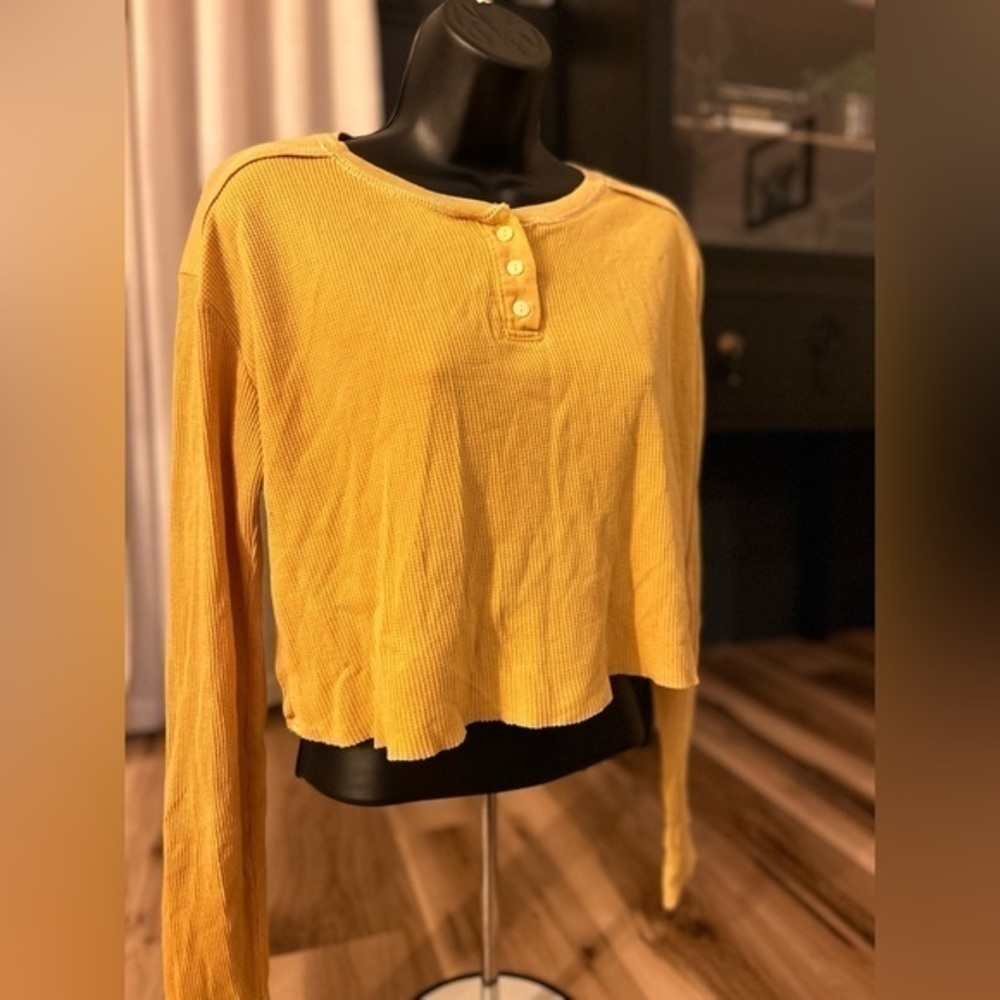 Long sleeve, yellow, waffle knitted crop top shirt, size L - Picture 4 of 6